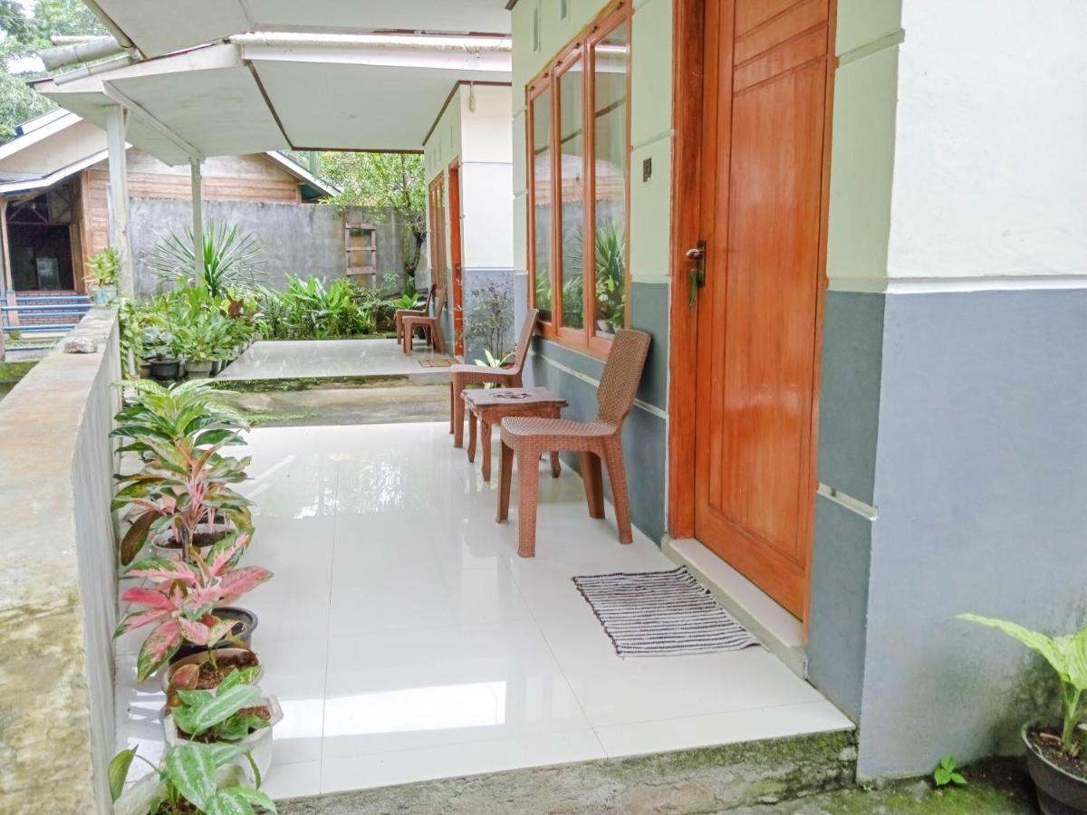Tarsius Home Stay Rinondoran Экстерьер фото