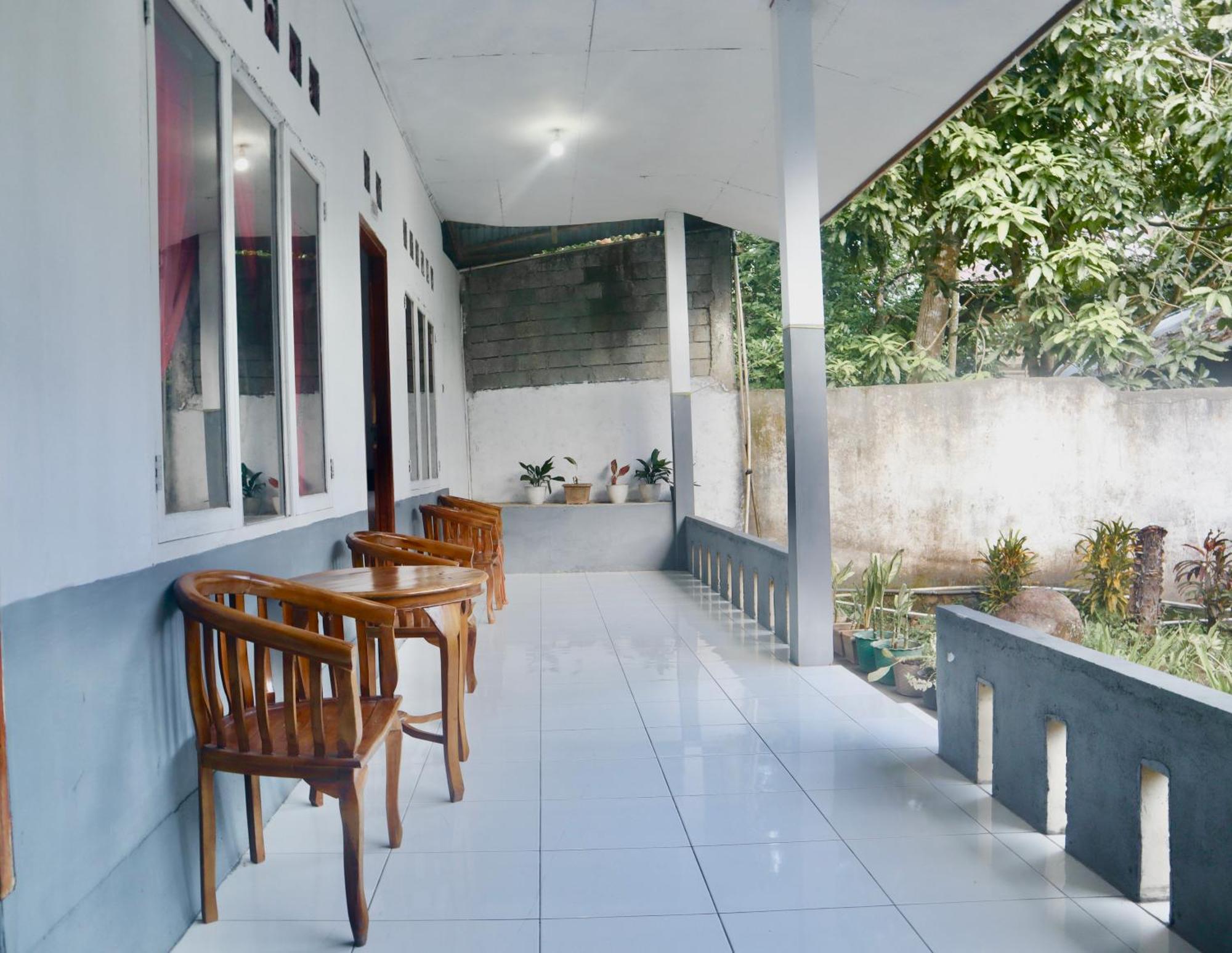 Tarsius Home Stay Rinondoran Экстерьер фото